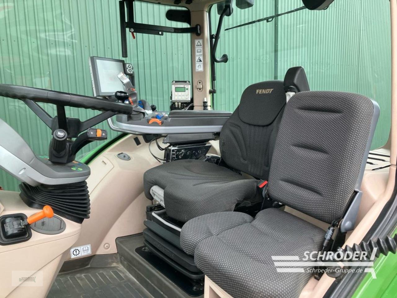 Traktor от тип Fendt 724 S4 PROFI PLUS | RDA & RTK, Gebrauchtmaschine в Twistringen (Снимка 16)